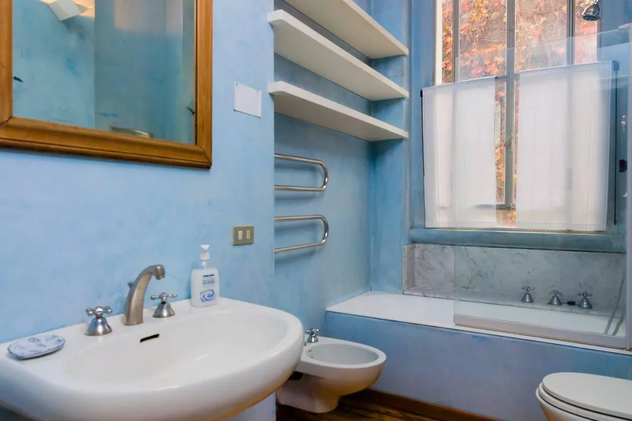 Hintown Charming Villa Милан 0*,